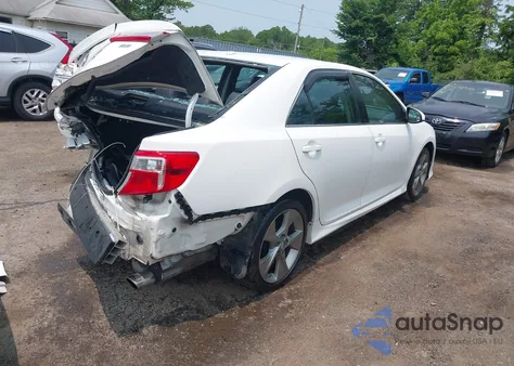 2014 Toyota Camry Se Sport z USA, uszkodzony, nr VIN 4T1BF1FK1EU735376